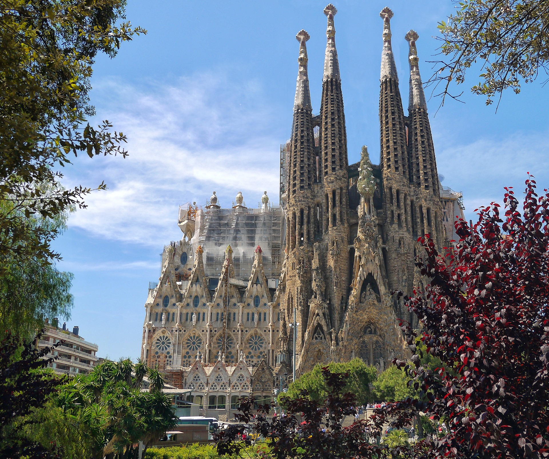 Barcelona or Madrid – Which is the Best City to Move to? 